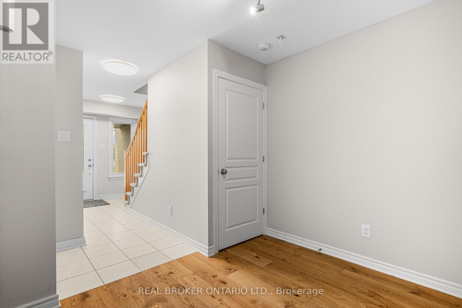 208 Poplin Street, Ottawa, Ontario  K4M 0E2 - Photo 5 - X12211737