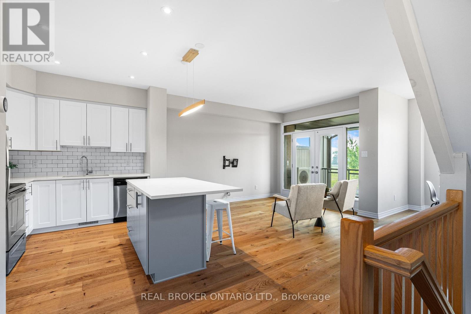 208 Poplin Street, Ottawa, Ontario  K4M 0E2 - Photo 7 - X12211737