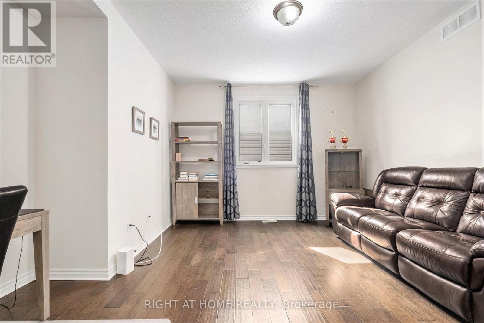 186 Lamprey Street, Ottawa, Ontario  K2J 6C3 - Photo 17 - X12211750
