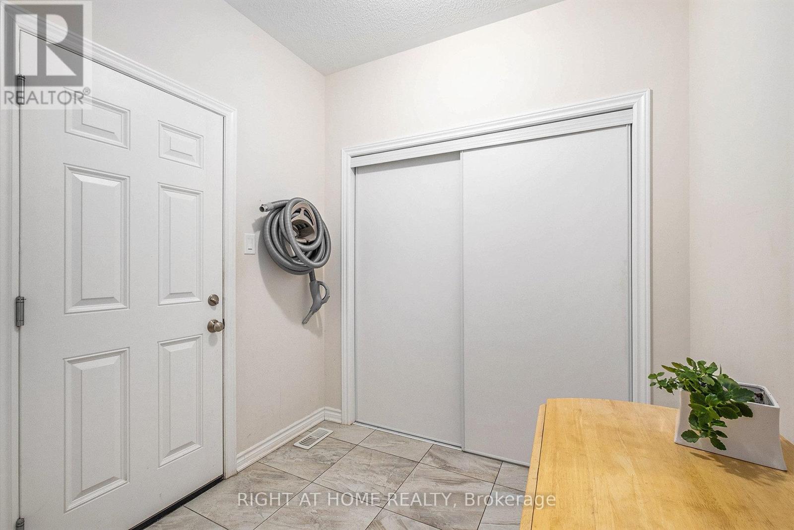 186 Lamprey Street, Ottawa, Ontario  K2J 6C3 - Photo 31 - X12211750