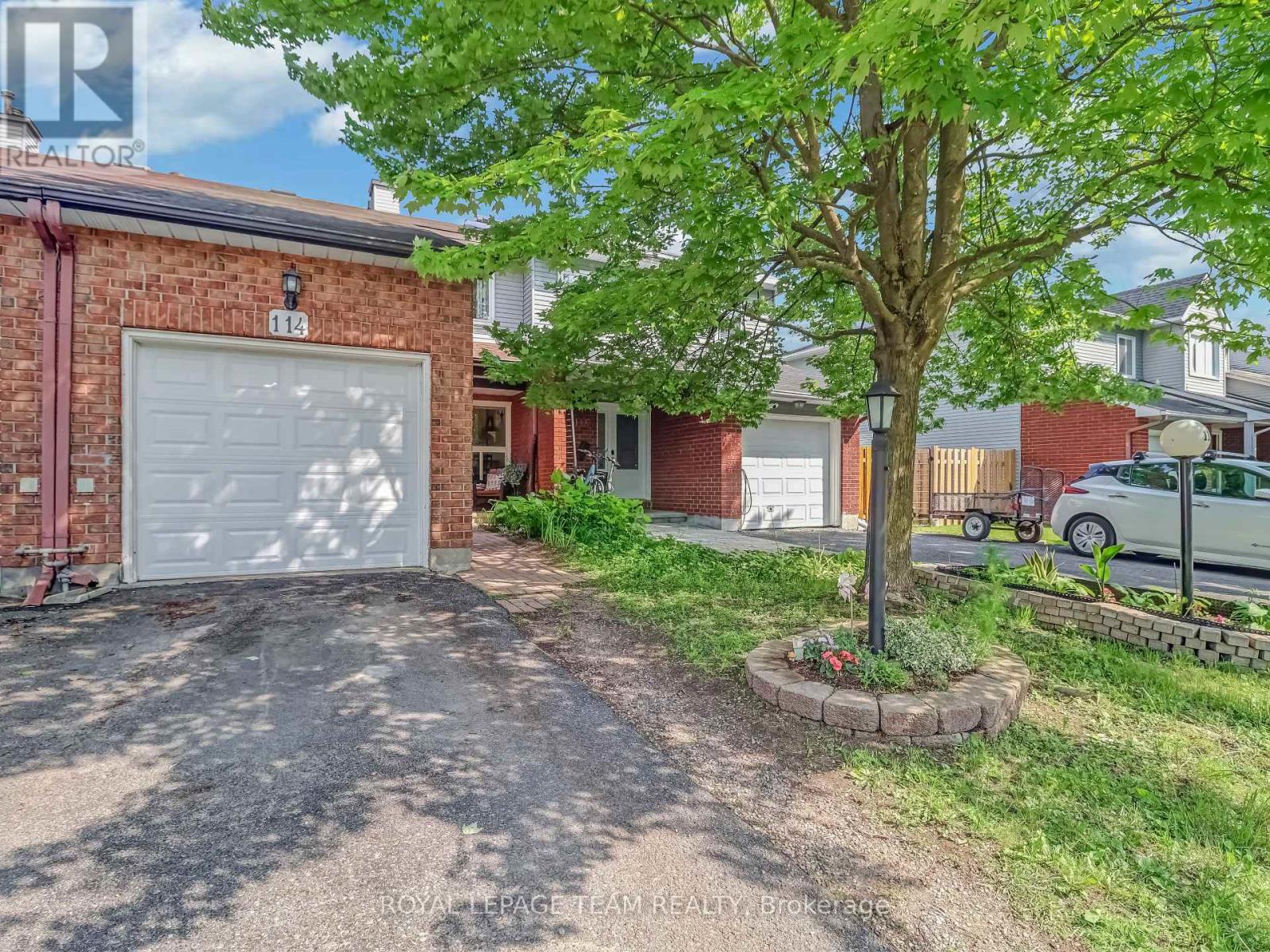 114 Pickwick Drive, Ottawa, Ontario  K2J 3E3 - Photo 2 - X12211770