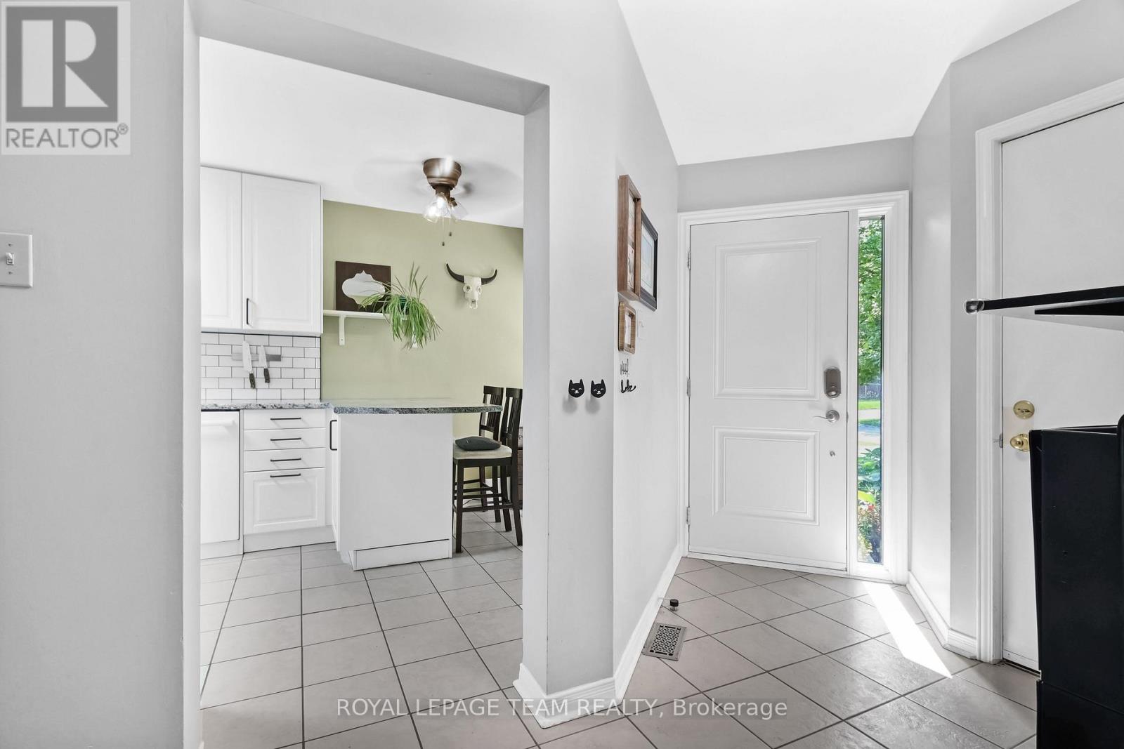 114 Pickwick Drive, Ottawa, Ontario  K2J 3E3 - Photo 7 - X12211770