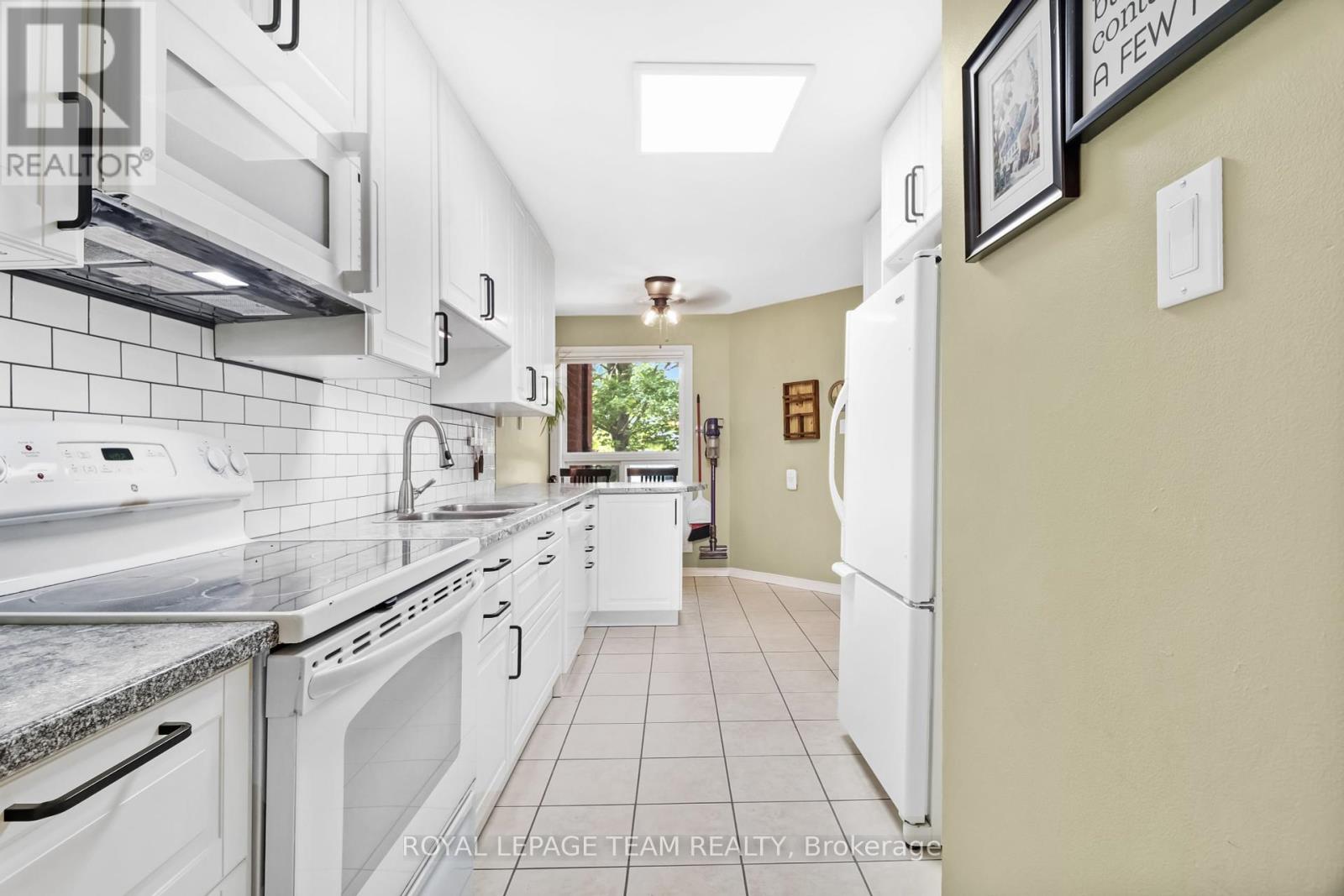 114 Pickwick Drive, Ottawa, Ontario  K2J 3E3 - Photo 9 - X12211770