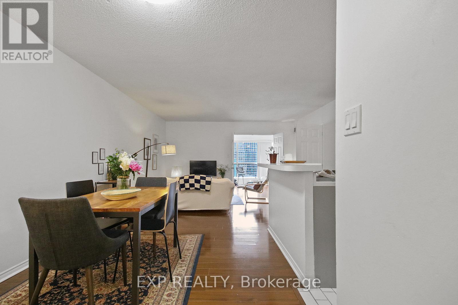 808 - 25 The Esplanade, Toronto, Ontario  M5E 1W5 - Photo 2 - C12211740