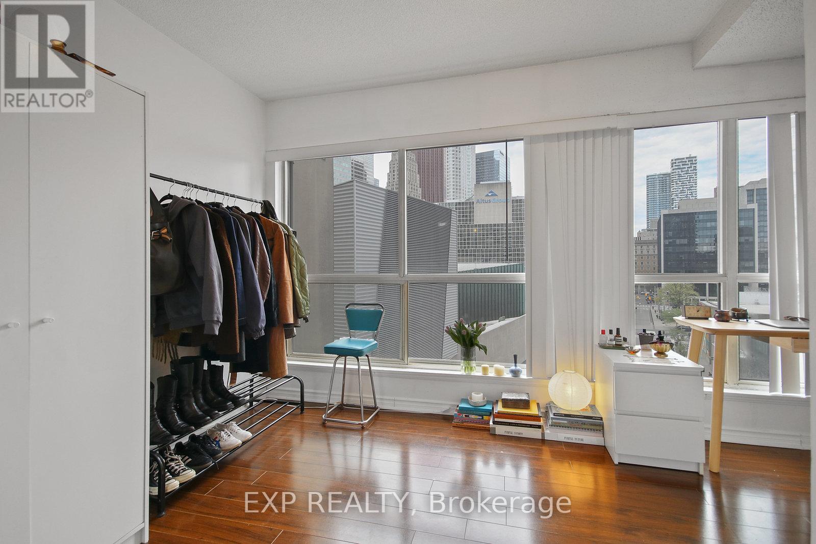 808 - 25 The Esplanade, Toronto, Ontario  M5E 1W5 - Photo 23 - C12211740