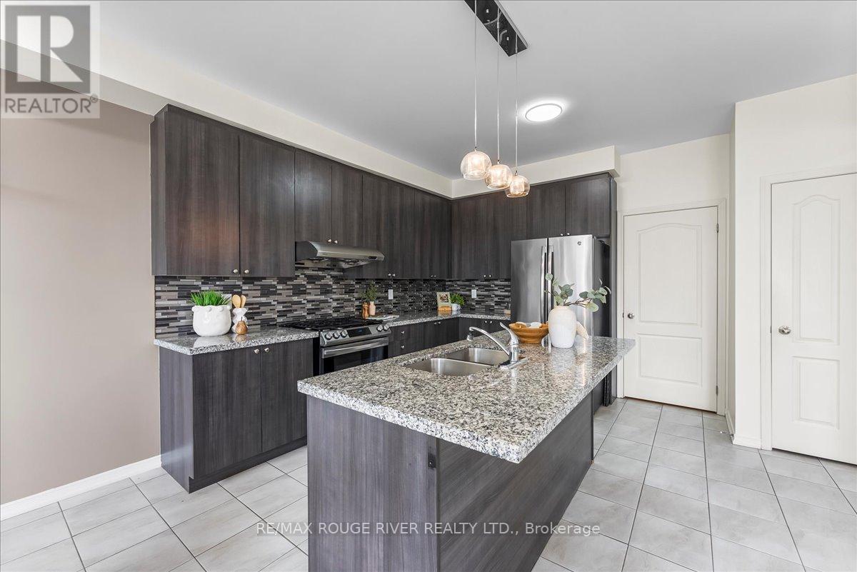 2560 Bandsman Crescent, Oshawa, Ontario  L1L 0M2 - Photo 10 - E12211752