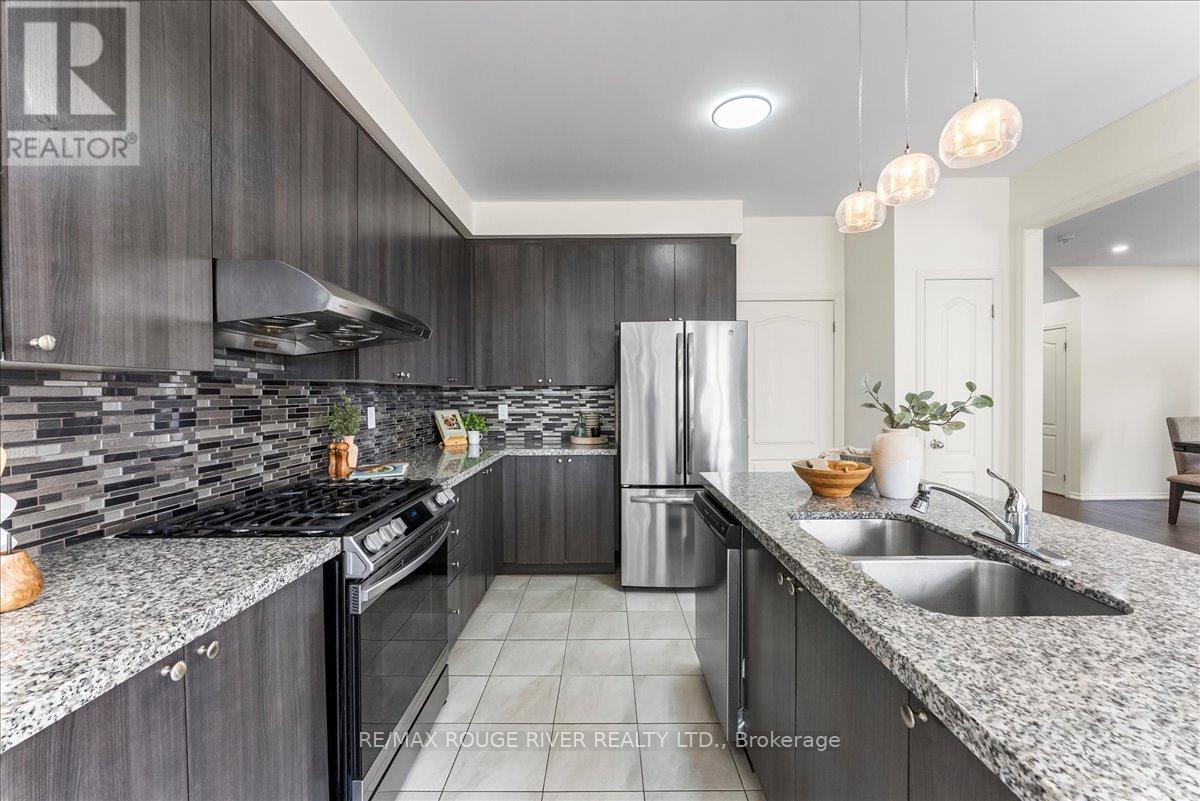 2560 Bandsman Crescent, Oshawa, Ontario  L1L 0M2 - Photo 9 - E12211752