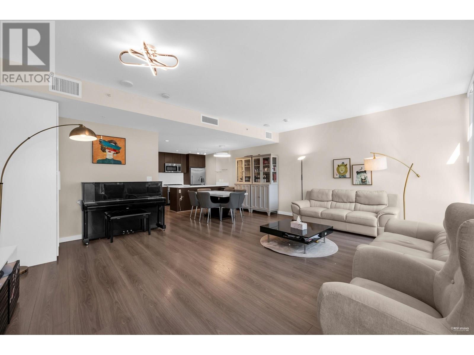 TH16 8677 CAPSTAN WAY, Richmond, British Columbia