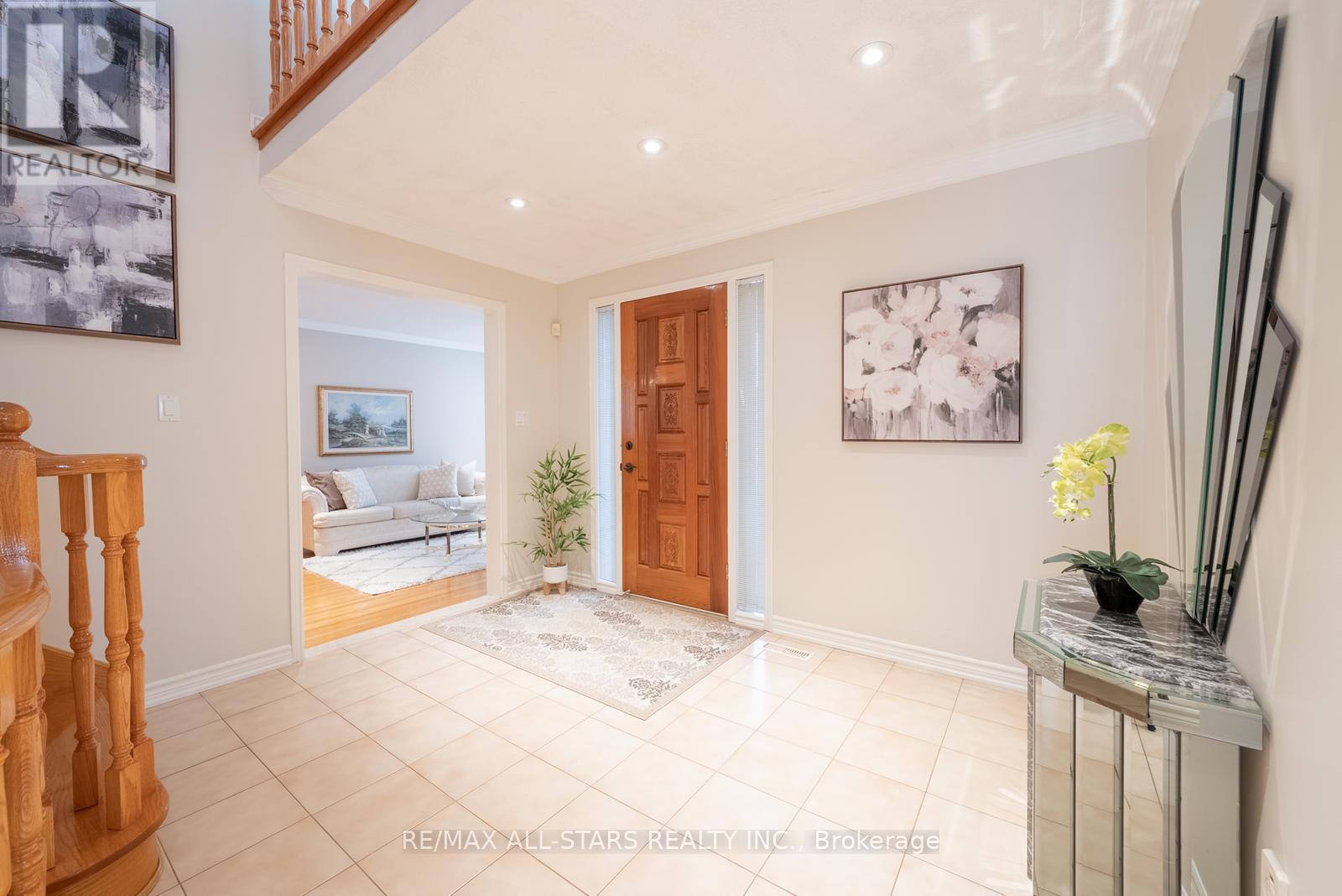 Property at 33 DUNDEE CRESCENT image 5