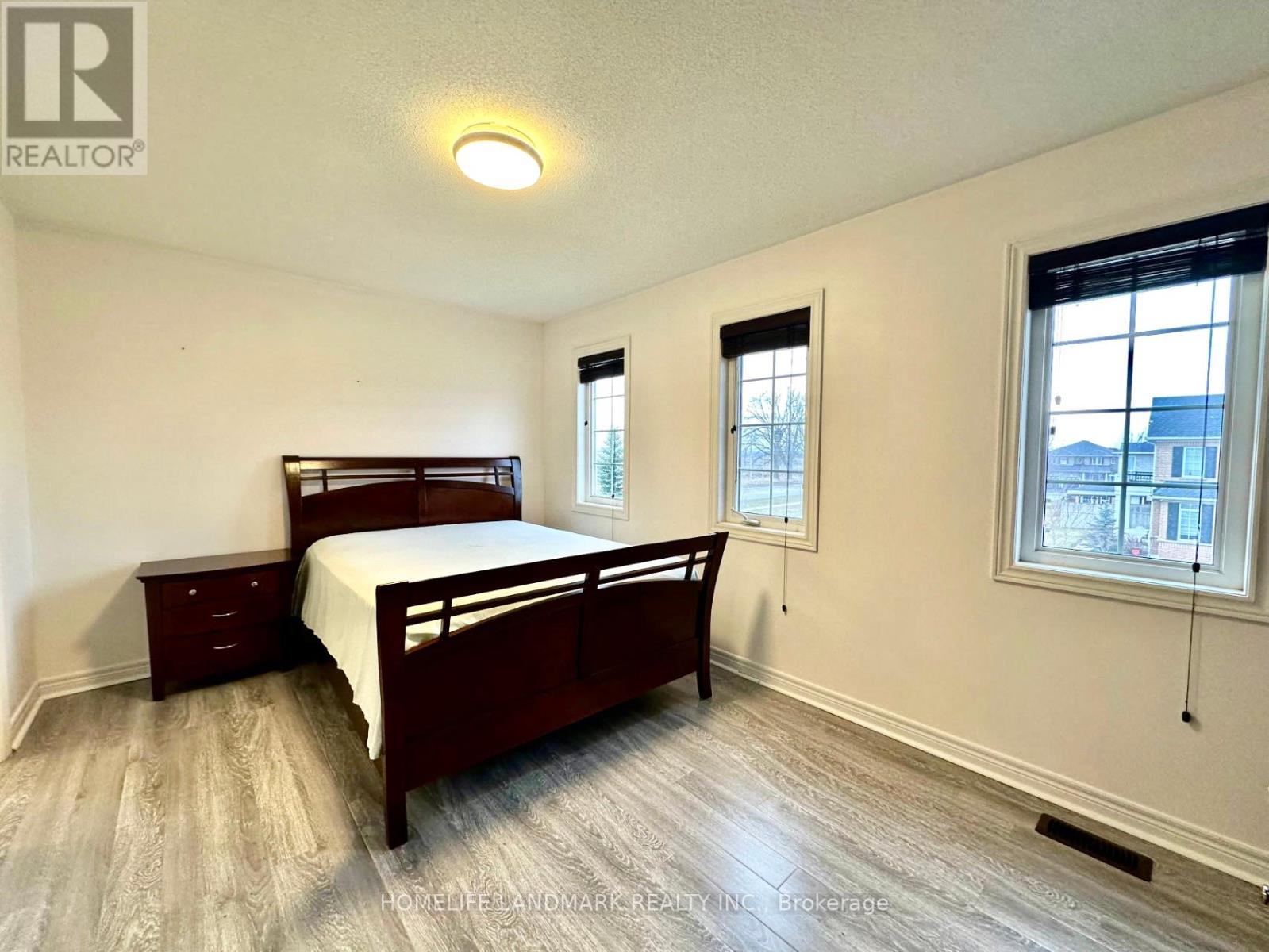 59 Faris Street, Bradford West Gwillimbury, Ontario  L3Z 0C5 - Photo 12 - N12211745