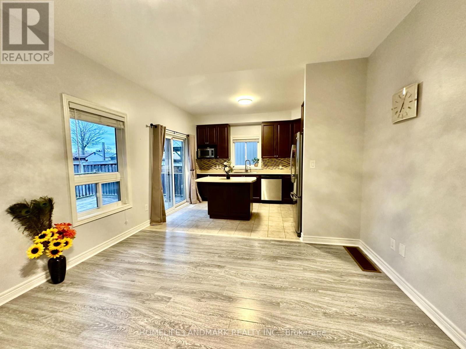 59 Faris Street, Bradford West Gwillimbury, Ontario  L3Z 0C5 - Photo 6 - N12211745
