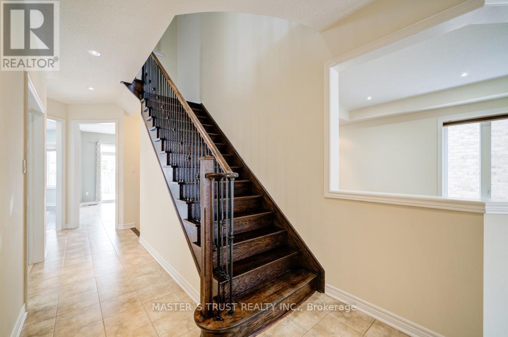 1189 Atkins Drive, Newmarket, Ontario  L3X 0E1 - Photo 21 - N12211746