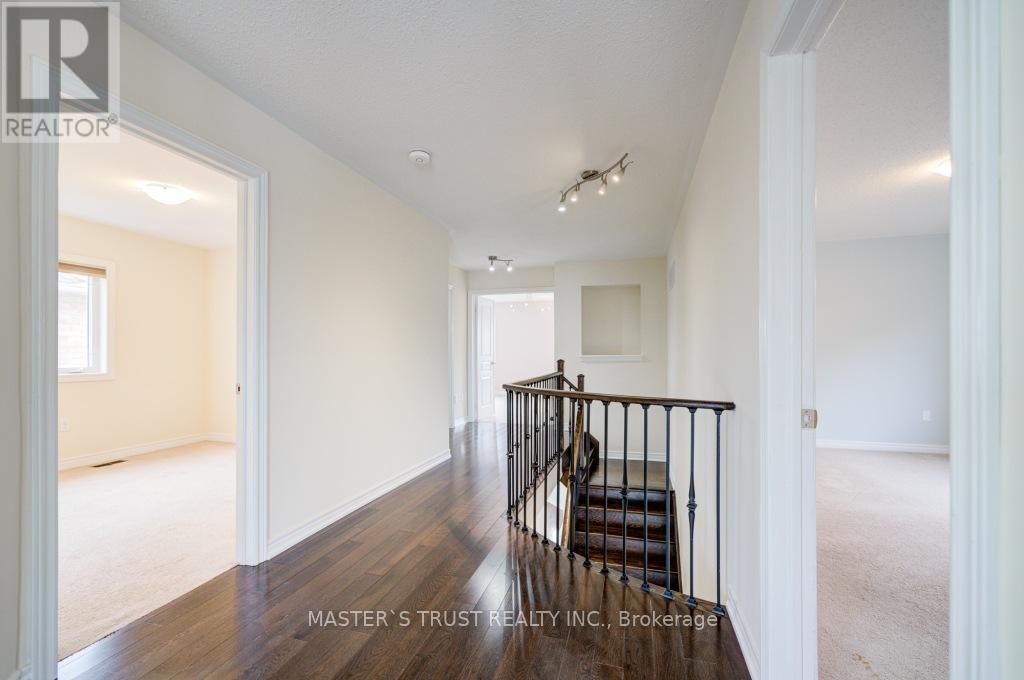 1189 Atkins Drive, Newmarket, Ontario  L3X 0E1 - Photo 22 - N12211746