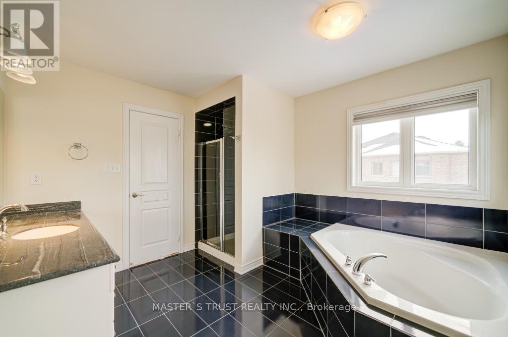 1189 Atkins Drive, Newmarket, Ontario  L3X 0E1 - Photo 28 - N12211746