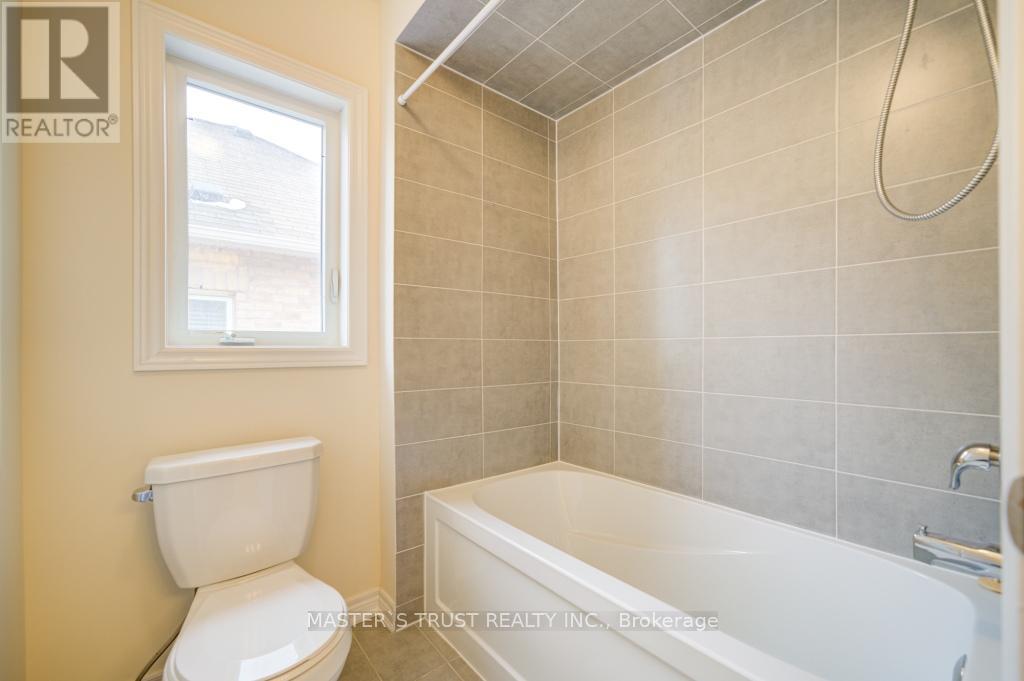 1189 Atkins Drive, Newmarket, Ontario  L3X 0E1 - Photo 32 - N12211746