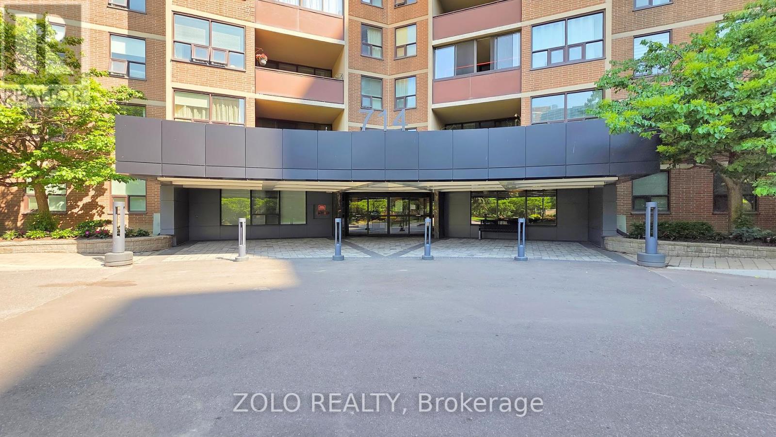 1710 - 714 The West Mall, Toronto, Ontario  M9C 4X1 - Photo 2 - W12211748