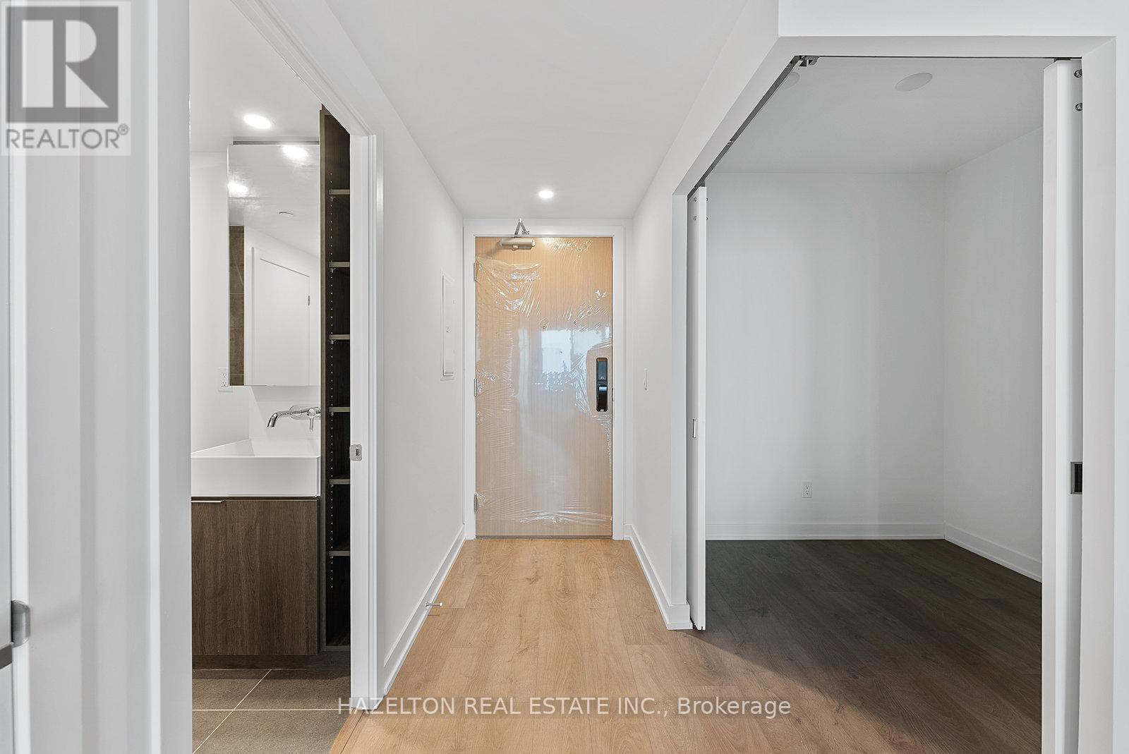 1804 - 370 Martha Street, Burlington, Ontario  L7R 0G9 - Photo 9 - W12211765
