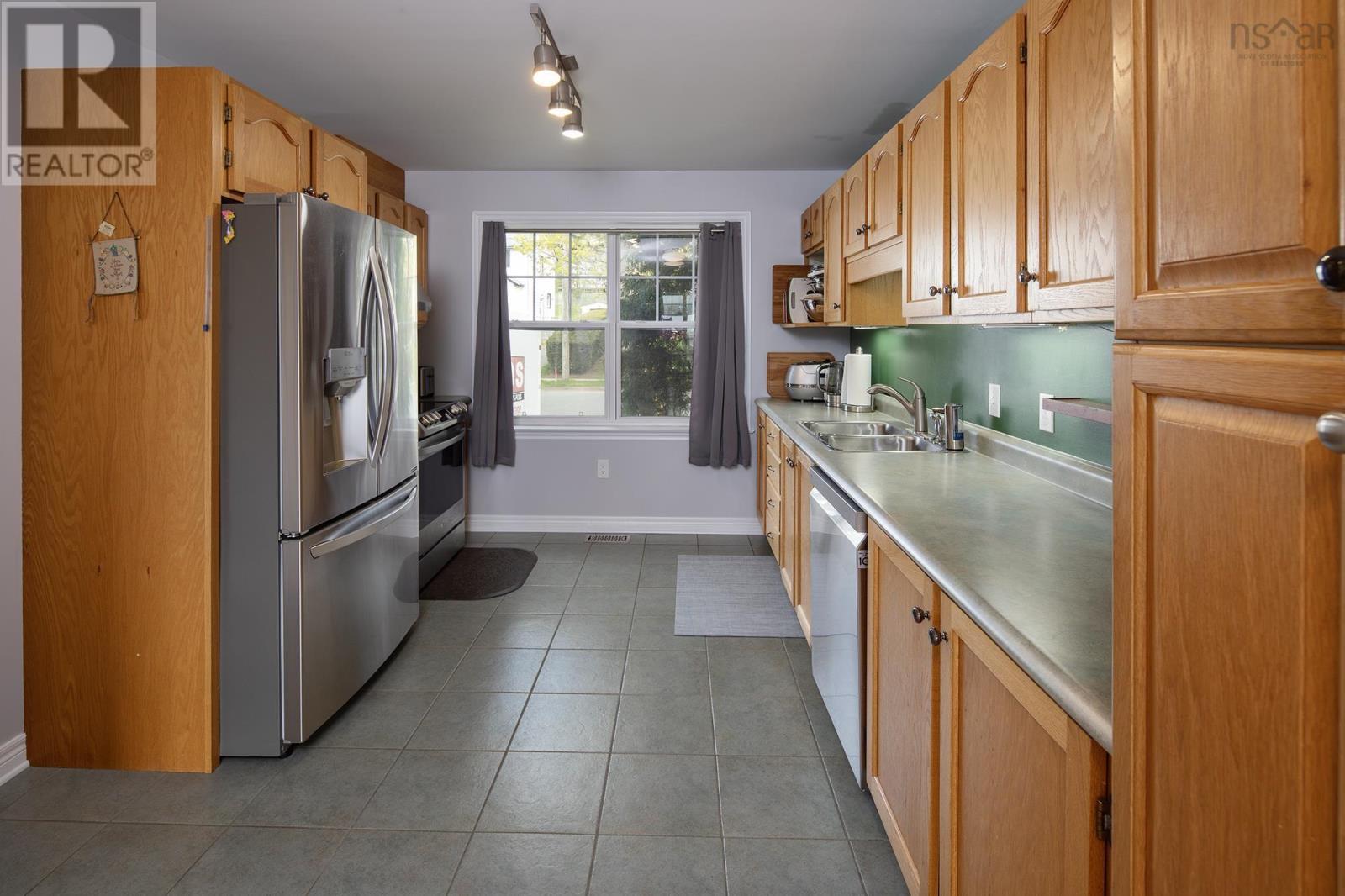 3836 Memorial Drive, Halifax, Nova Scotia  B3K 6R6 - Photo 8 - 202512304