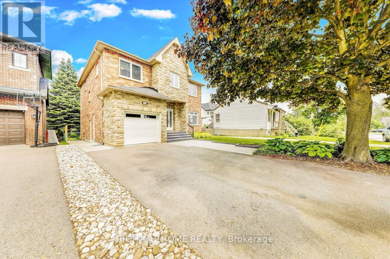921 Aviation Road, Mississauga, Ontario  L5G 4H8 - Photo 2 - W12209849