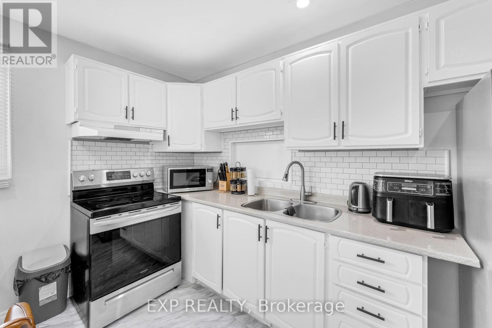 178 Silver Aspen Crescent, Kitchener, Ontario  N2N 1J1 - Photo 10 - X12211747
