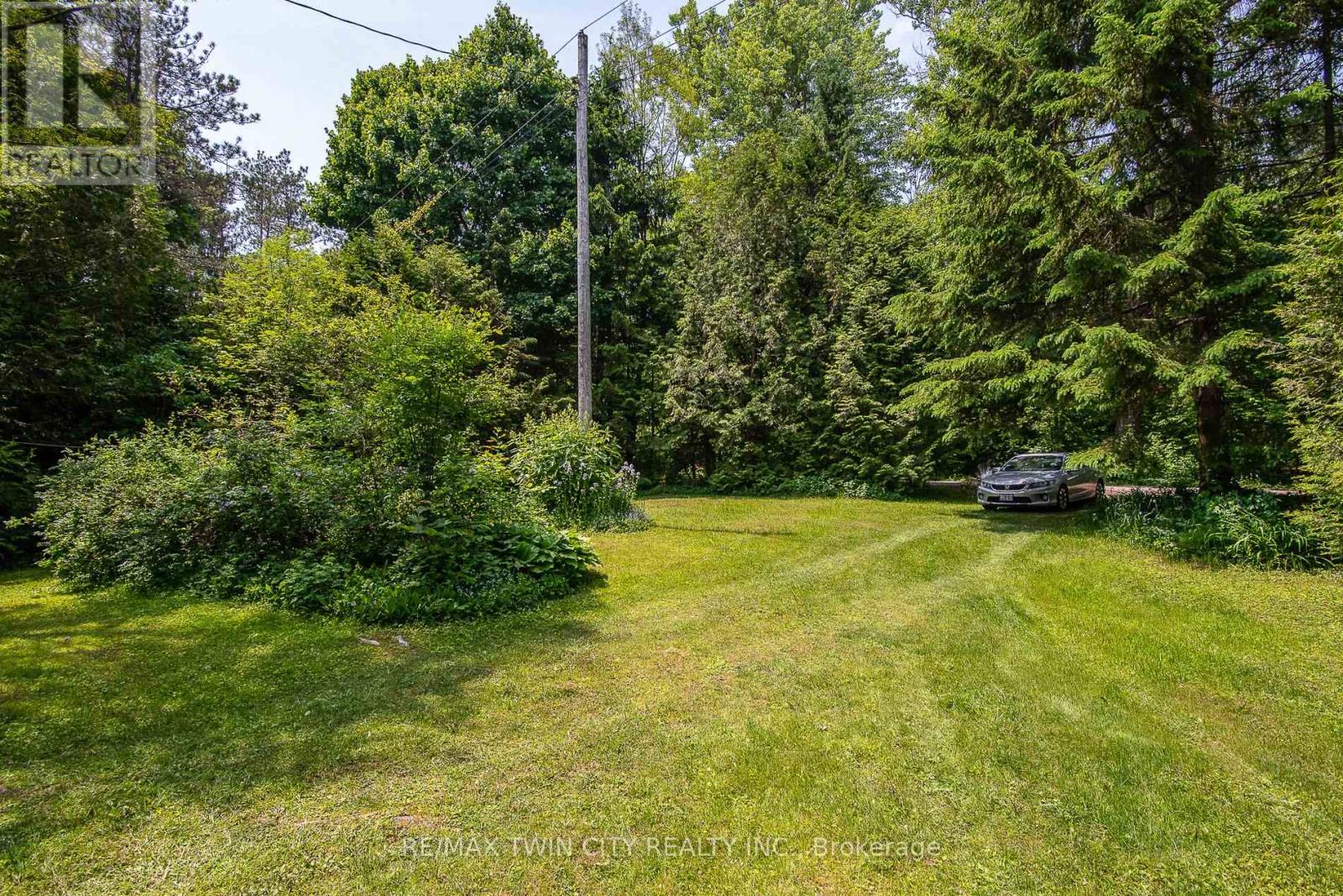 1002 Tenth Street, Centre Wellington, Ontario  N0B 1J0 - Photo 15 - X12211759