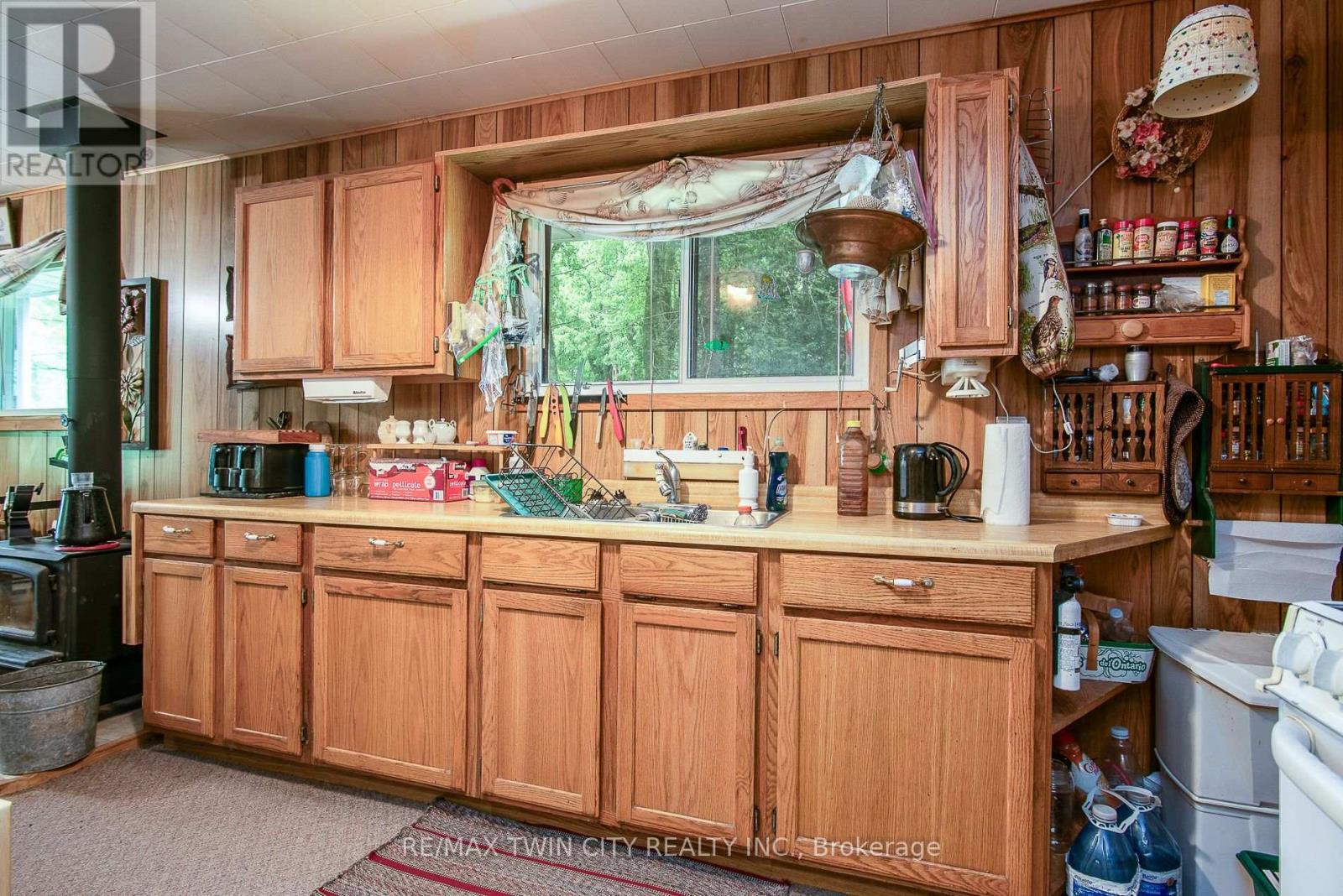 1002 Tenth Street, Centre Wellington, Ontario  N0B 1J0 - Photo 21 - X12211759