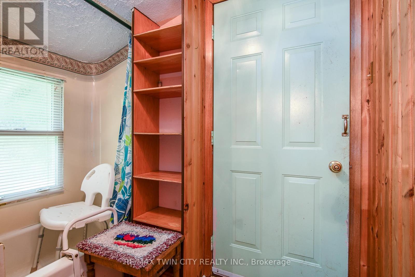 1002 Tenth Street, Centre Wellington, Ontario  N0B 1J0 - Photo 31 - X12211759