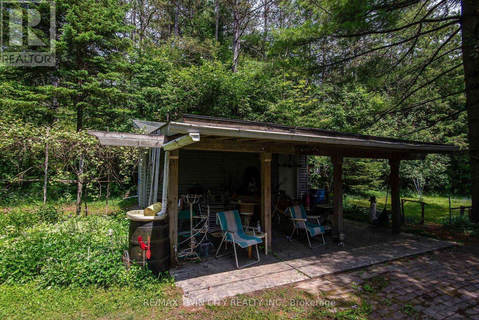 1002 Tenth Street, Centre Wellington, Ontario  N0B 1J0 - Photo 4 - X12211759