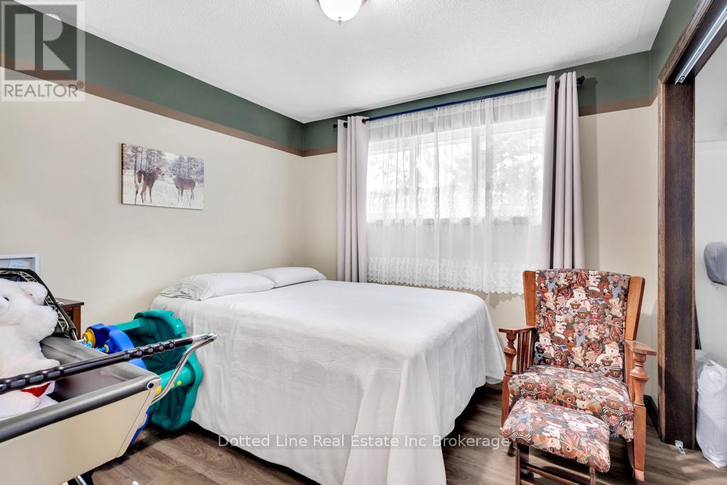 Photo 11 of 16 for 49937 Louisa Crescent