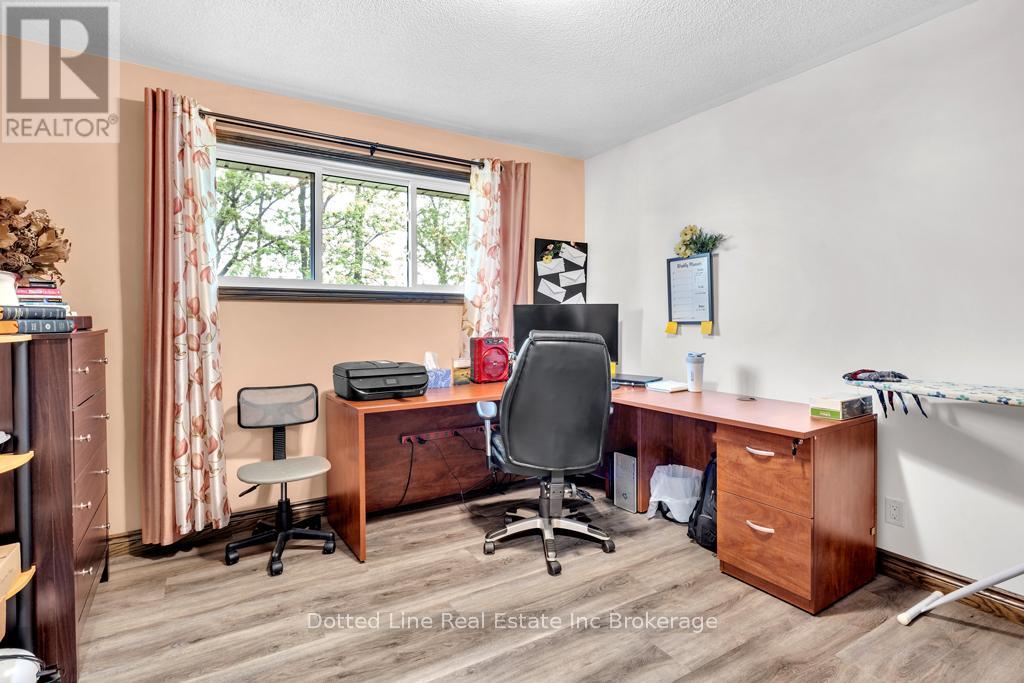 Photo 12 of 16 for 49937 Louisa Crescent