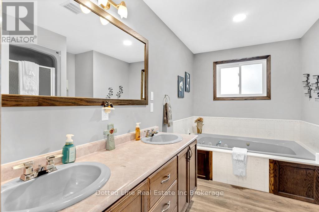 Photo 13 of 16 for 49937 Louisa Crescent