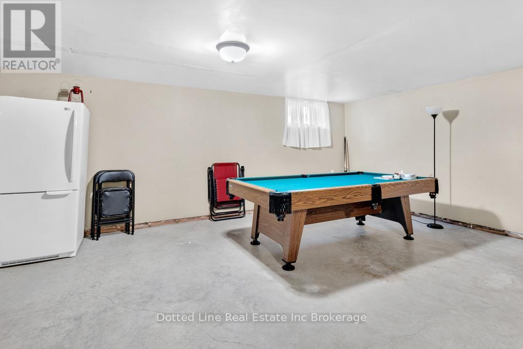 Photo 15 of 16 for 49937 Louisa Crescent
