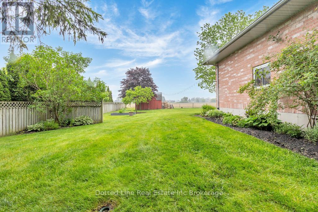 Photo 4 of 16 for 49937 Louisa Crescent
