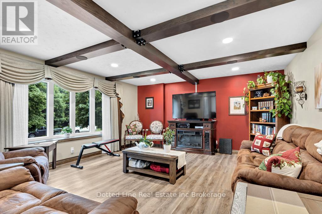 Photo 8 of 16 for 49937 Louisa Crescent