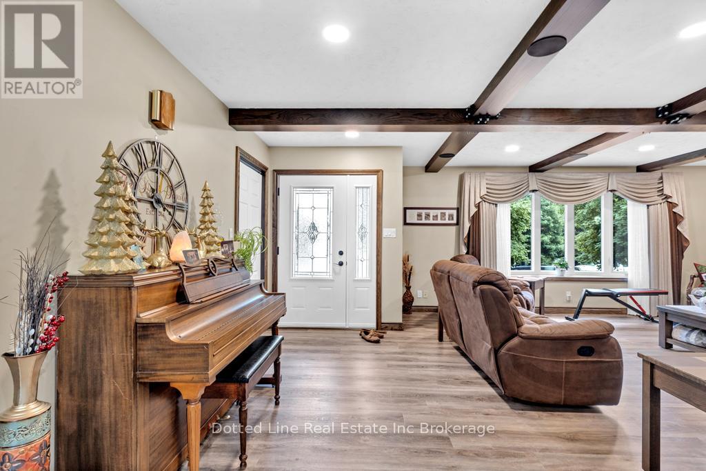 Photo 9 of 16 for 49937 Louisa Crescent