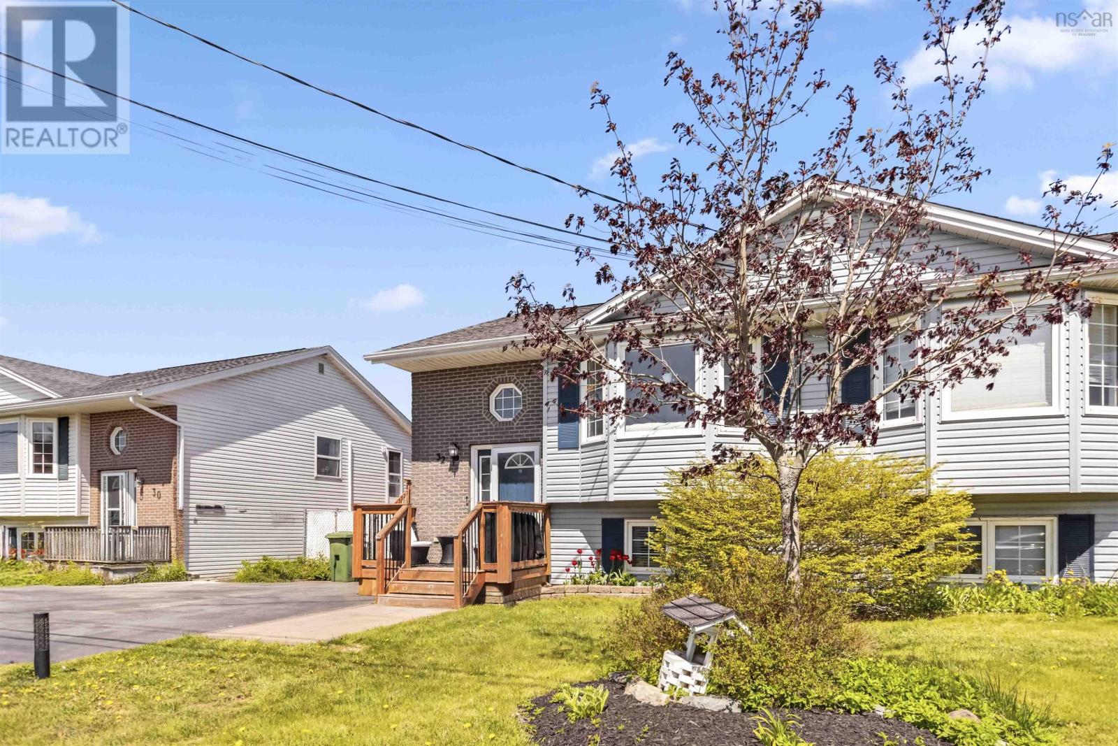 Property at 32 Thorncrest Court image 3