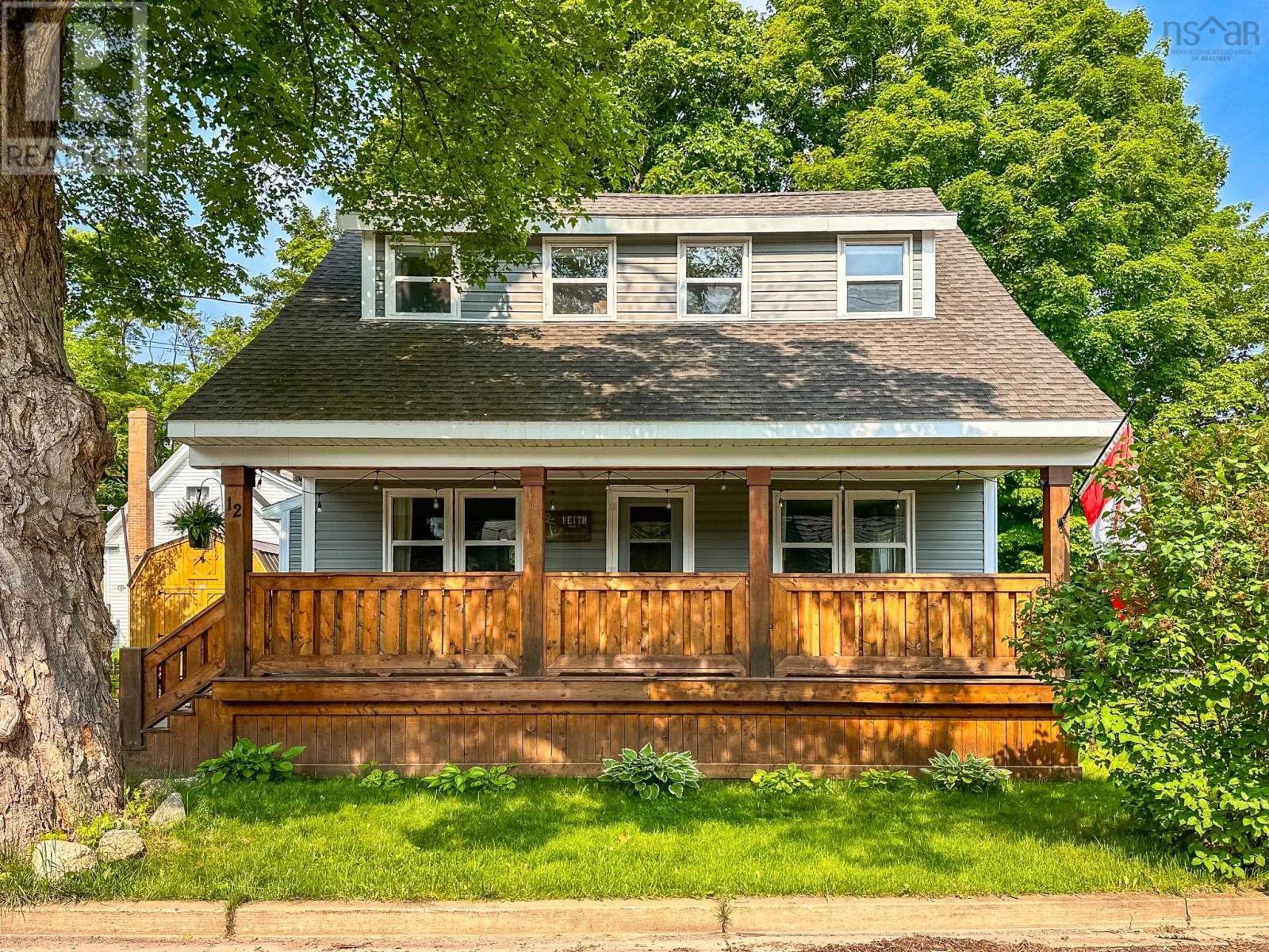 Property at 12 Crescent Avenue image 1