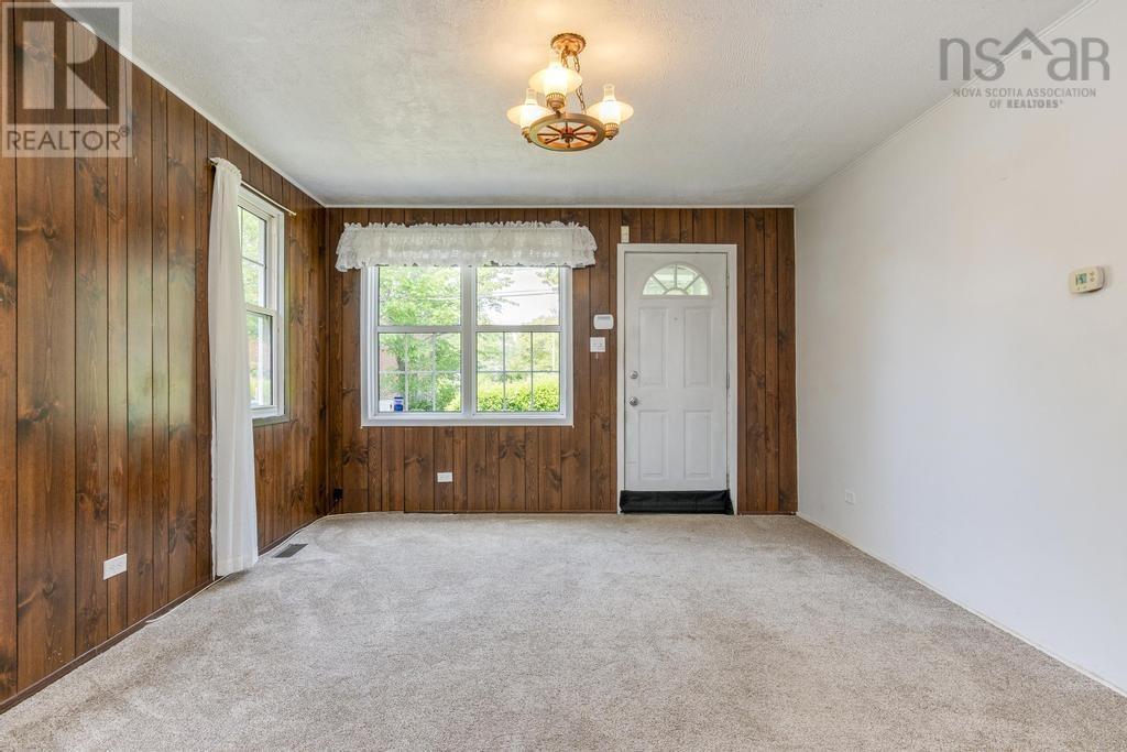 Property at 10 Courtney Road image 2
