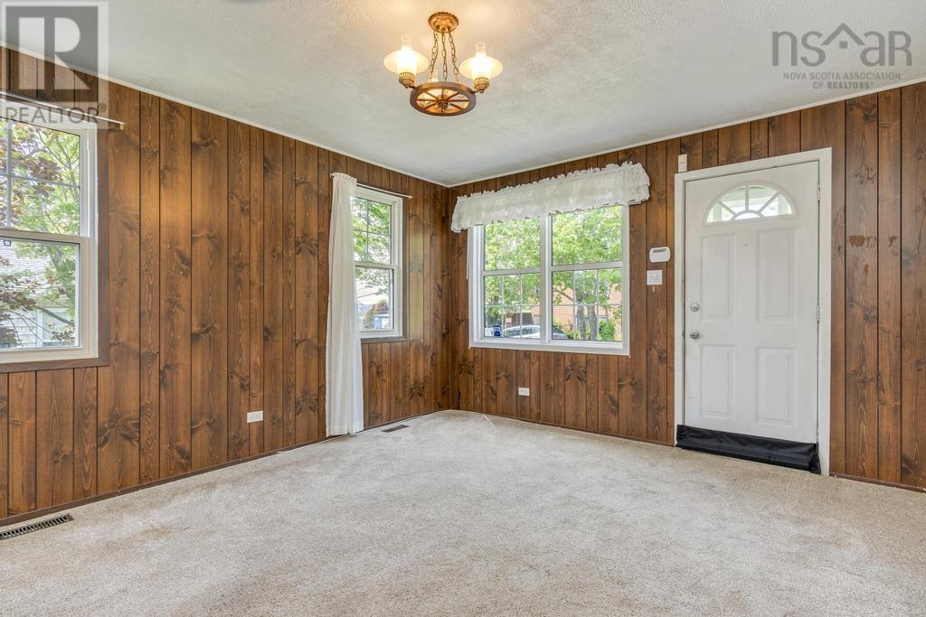 Property at 10 Courtney Road image 4