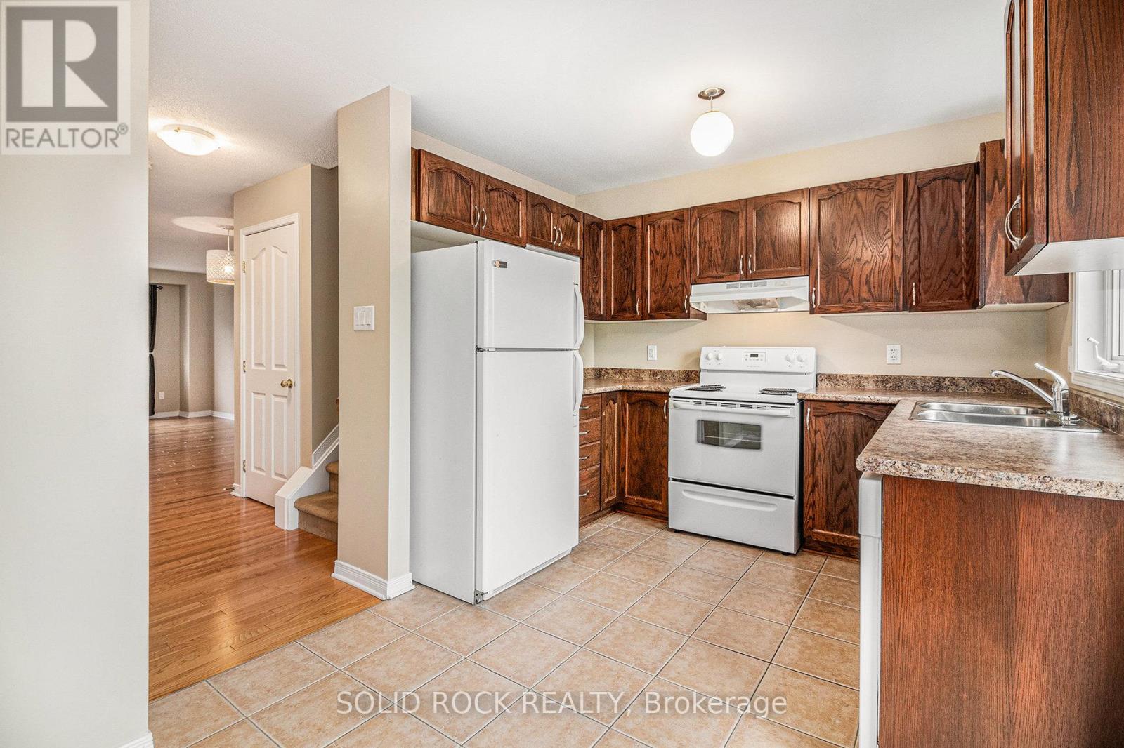 342 Gotham Private, Ottawa, Ontario  K2C 4G7 - Photo 11 - X12211781