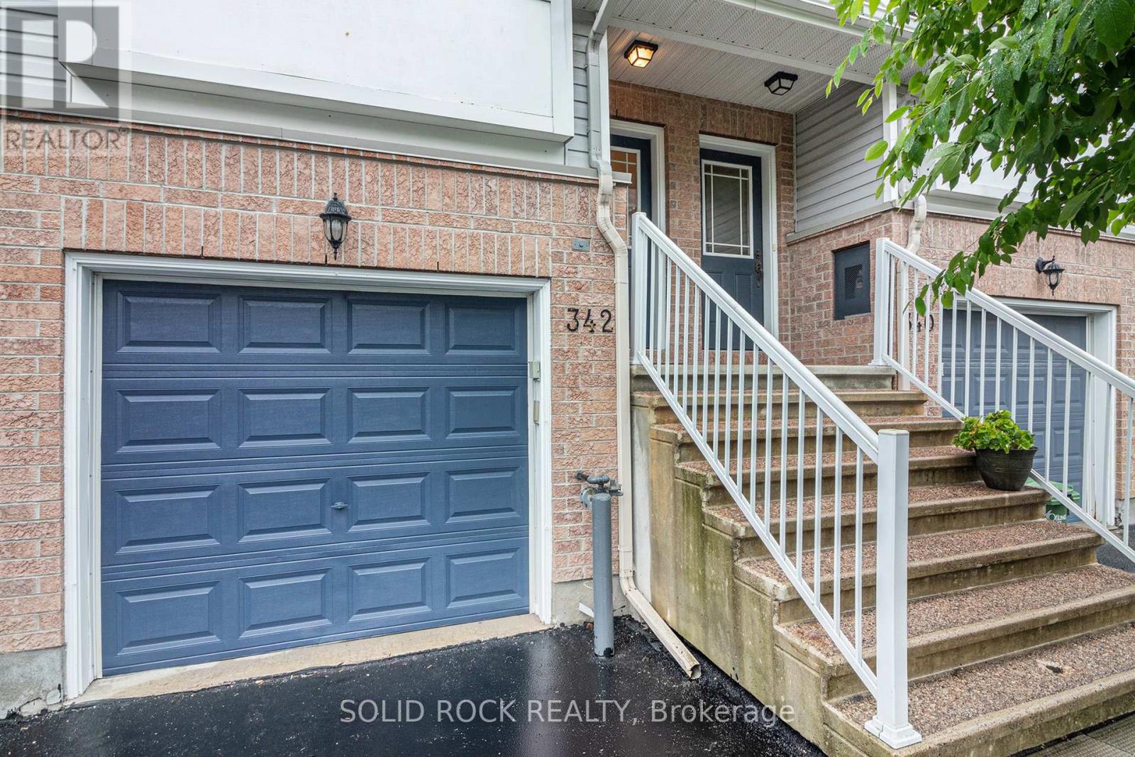 342 Gotham Private, Ottawa, Ontario  K2C 4G7 - Photo 3 - X12211781