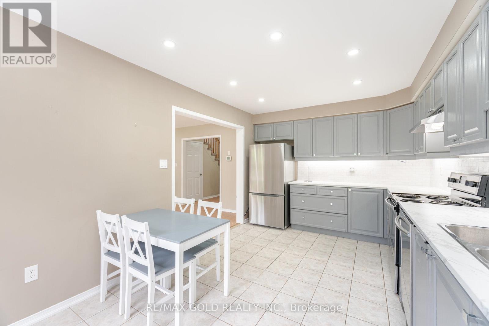 135 Norland Circle, Oshawa, Ontario  L1L 0A7 - Photo 17 - E12211773