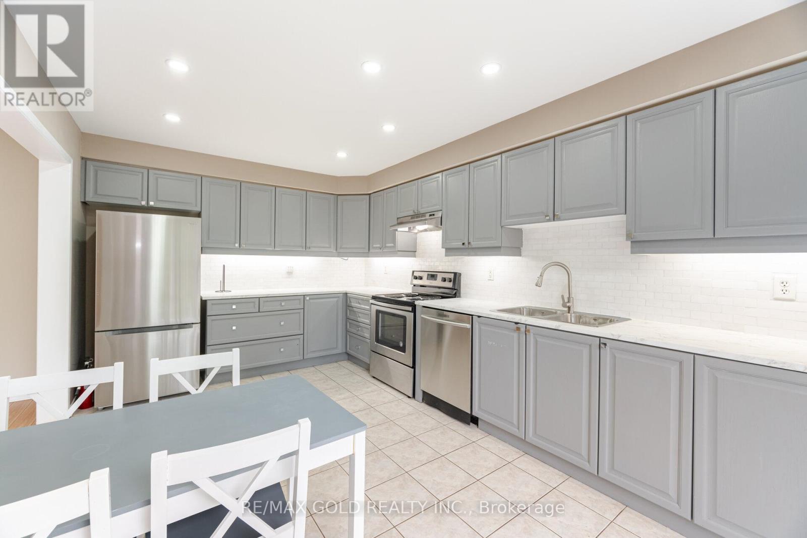 135 Norland Circle, Oshawa, Ontario  L1L 0A7 - Photo 18 - E12211773