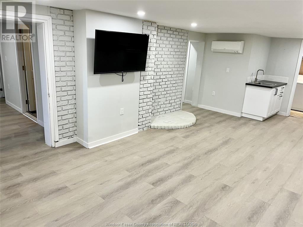 26 Sherman Street Unit# Lower, Leamington, Ontario  N8H 2S1 - Photo 3 - 25014696
