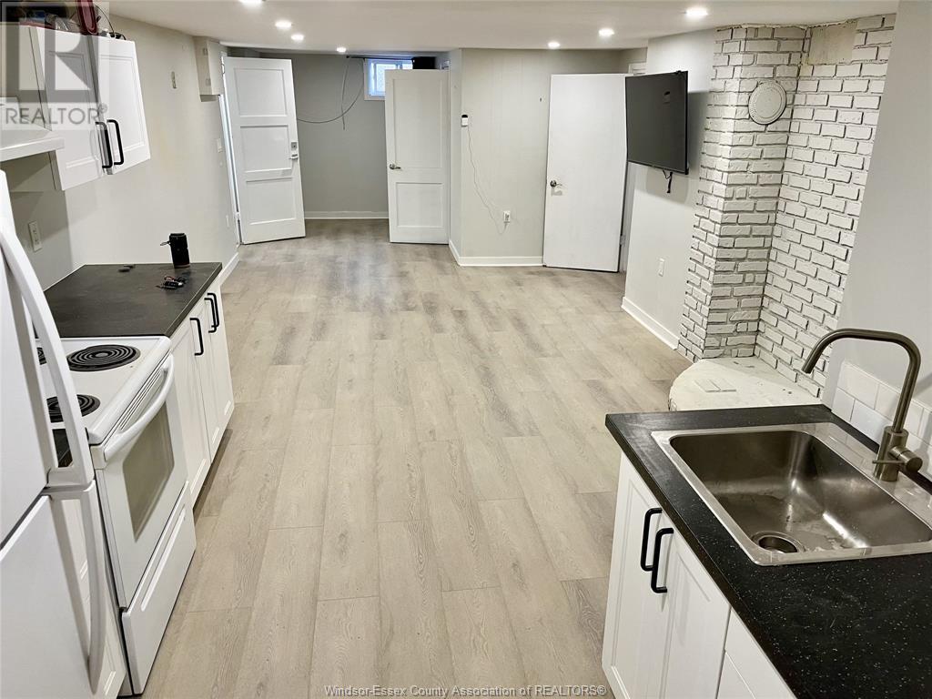 MLS# 25014696: 26 SHERMAN STREET Unit# LOWER, Leamington, Canada