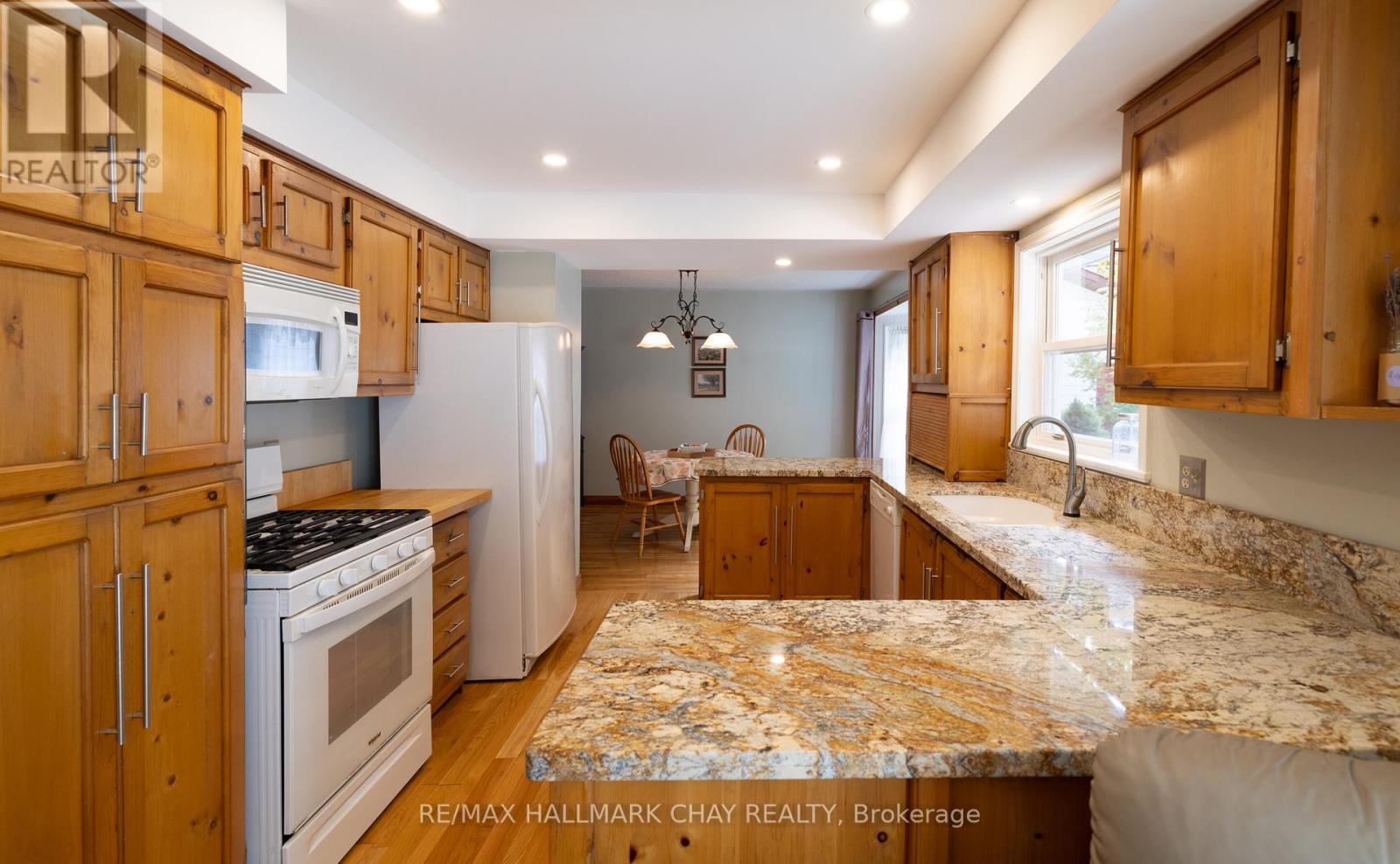 372 Lakewood Drive, Midland, Ontario  L4R 5H5 - Photo 37 - S12211792