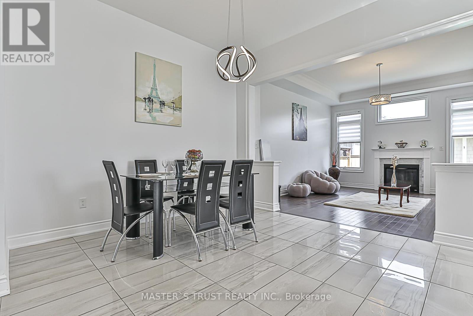 172 Paradelle Drive, Richmond Hill, Ontario  L4E 1E7 - Photo 11 - N12211615