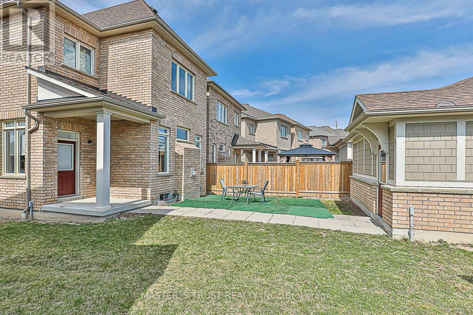 172 Paradelle Drive, Richmond Hill, Ontario  L4E 1E7 - Photo 21 - N12211615