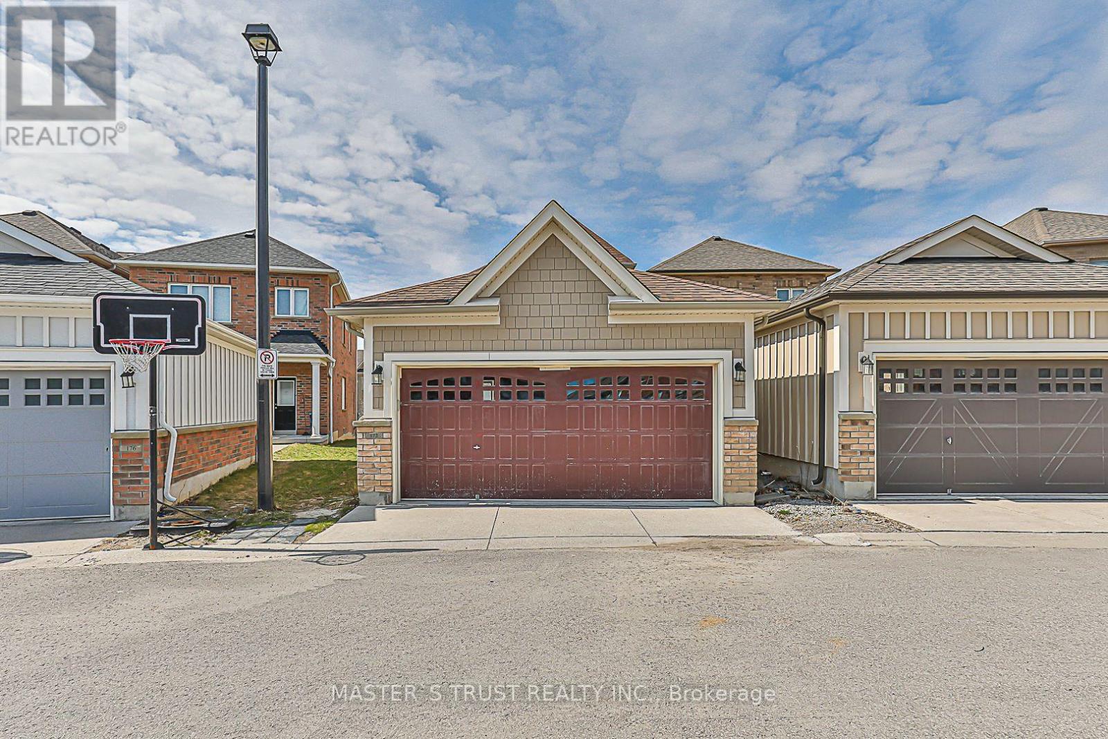 172 Paradelle Drive, Richmond Hill, Ontario  L4E 1E7 - Photo 24 - N12211615