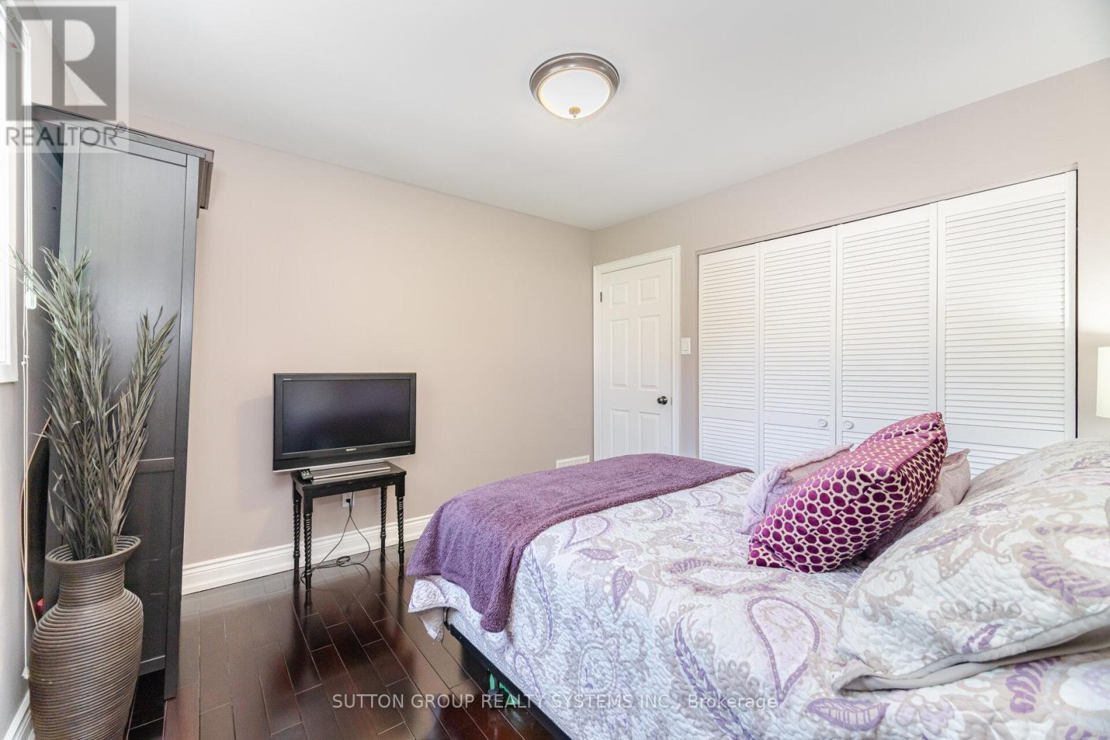 2753 Inlake Court, Mississauga, Ontario  L5N 2A4 - Photo 25 - W12157647